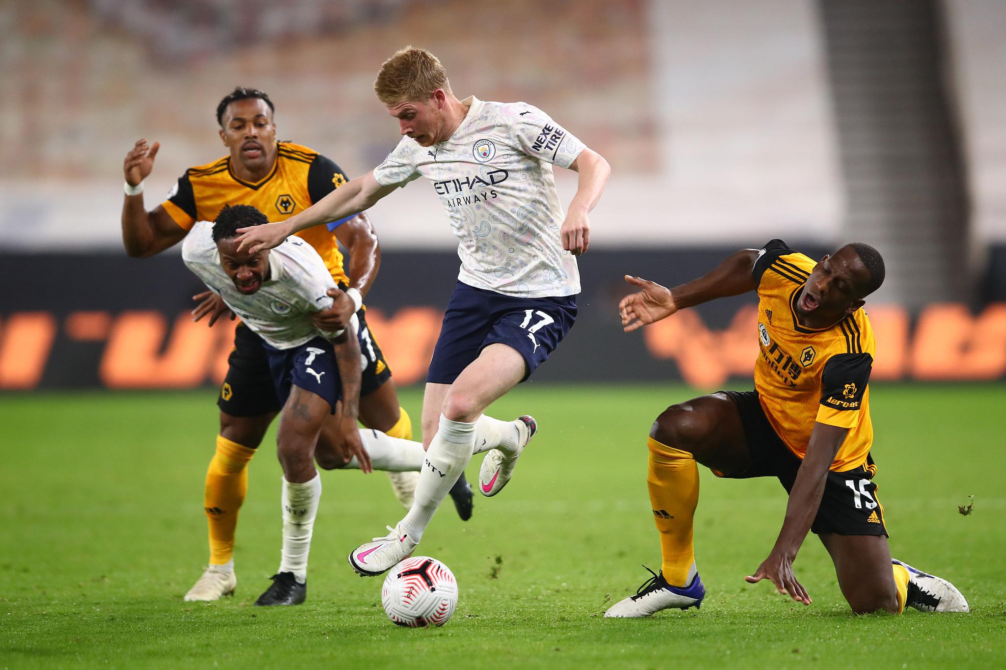 让他在防守 让他在防守