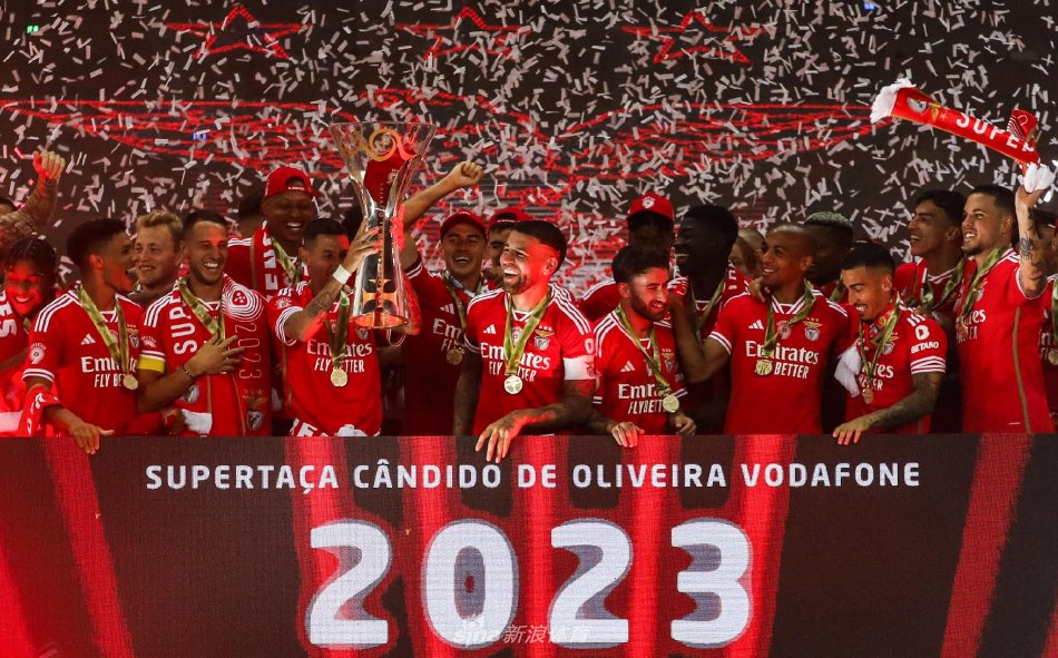 上亮相引发 上亮相引发