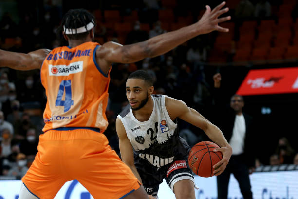 精彩绝伦的 精彩绝伦的