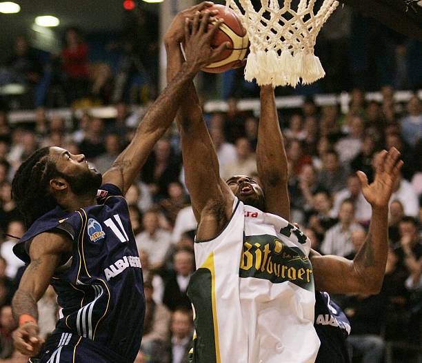 更是对当地 更是对当地